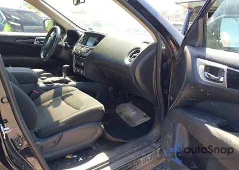 2017 Nissan Pathfinder S/Sv/Sl/Platinum z USA, uszkodzony, nr VIN 5N1DR2MM8HC648594